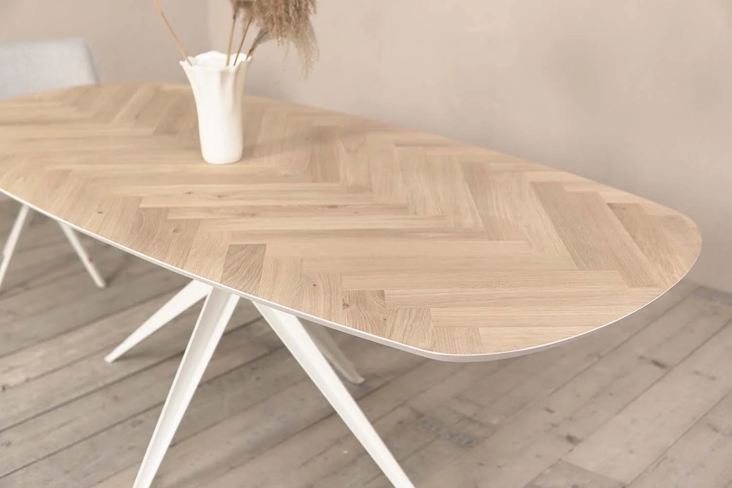 Balemo-Daenischer-ovaler-Fischgraeten-Esstisch-Anna-12