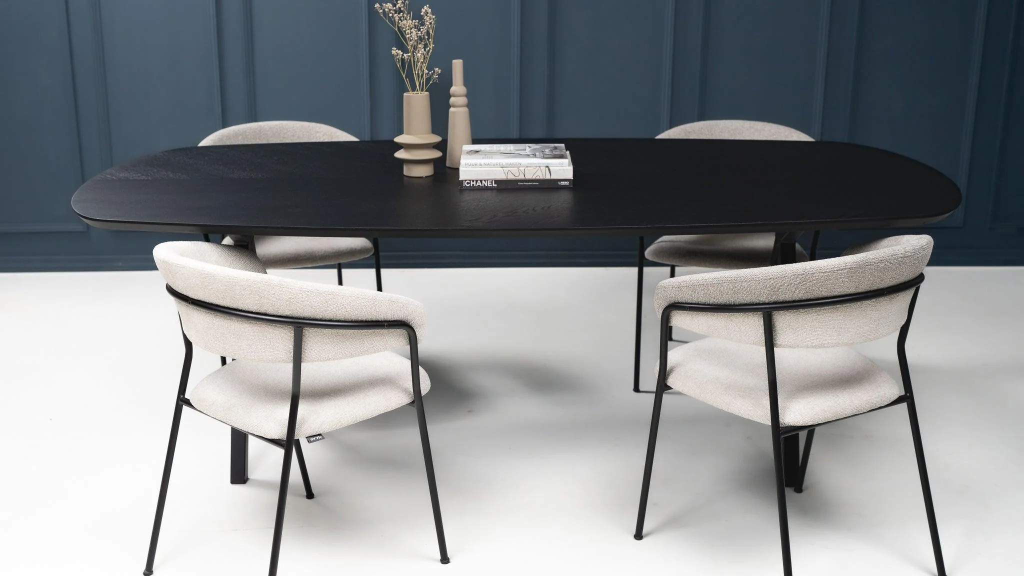 Balemo-Daenischer-ovaler-Fischgraeten-Esstisch-Scissor-1