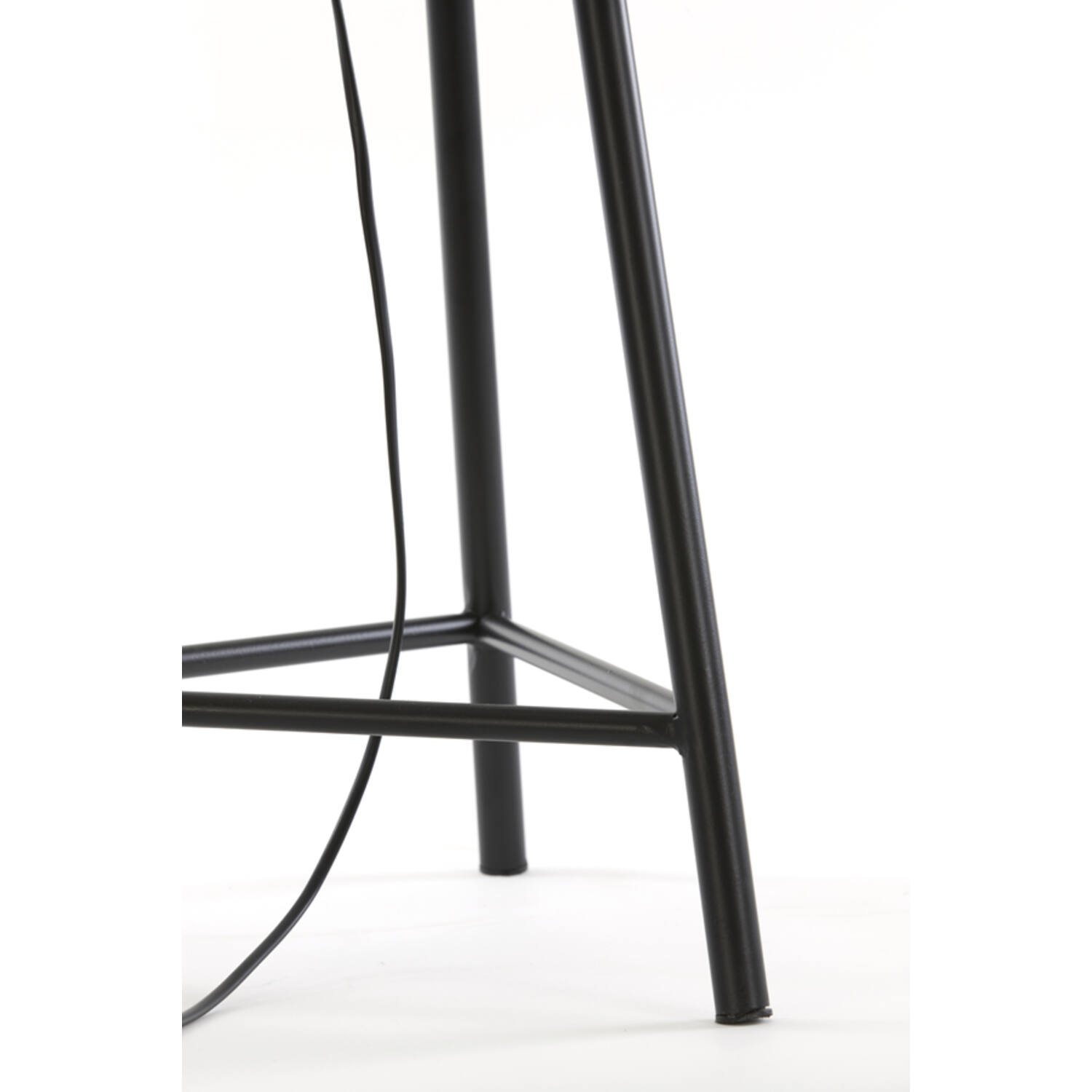 Light-Living-Stehleuchte-YUMI-mattschwarz-5