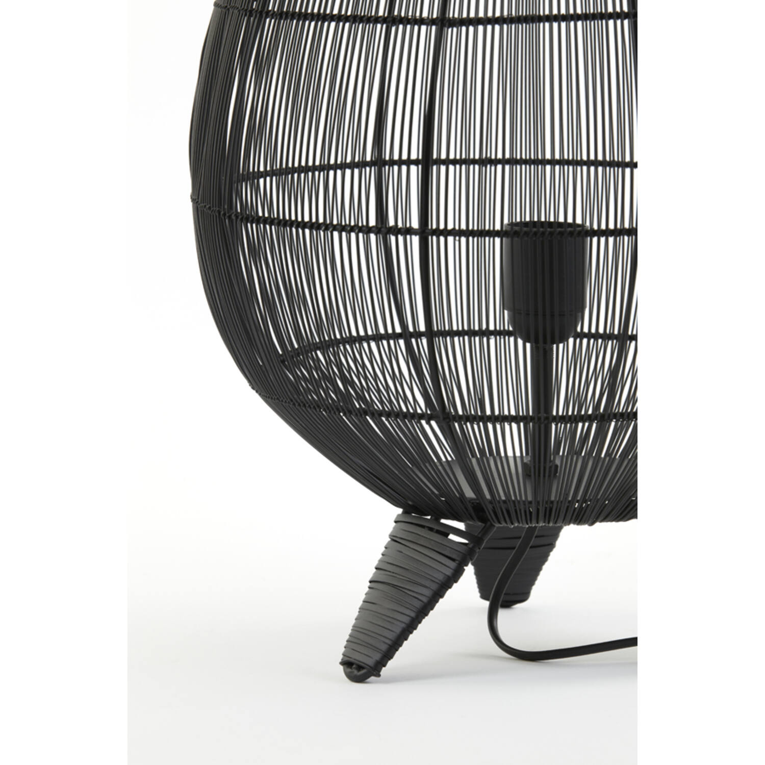 Light-Living-Tischleuchte-YUMI-mattschwarz-4