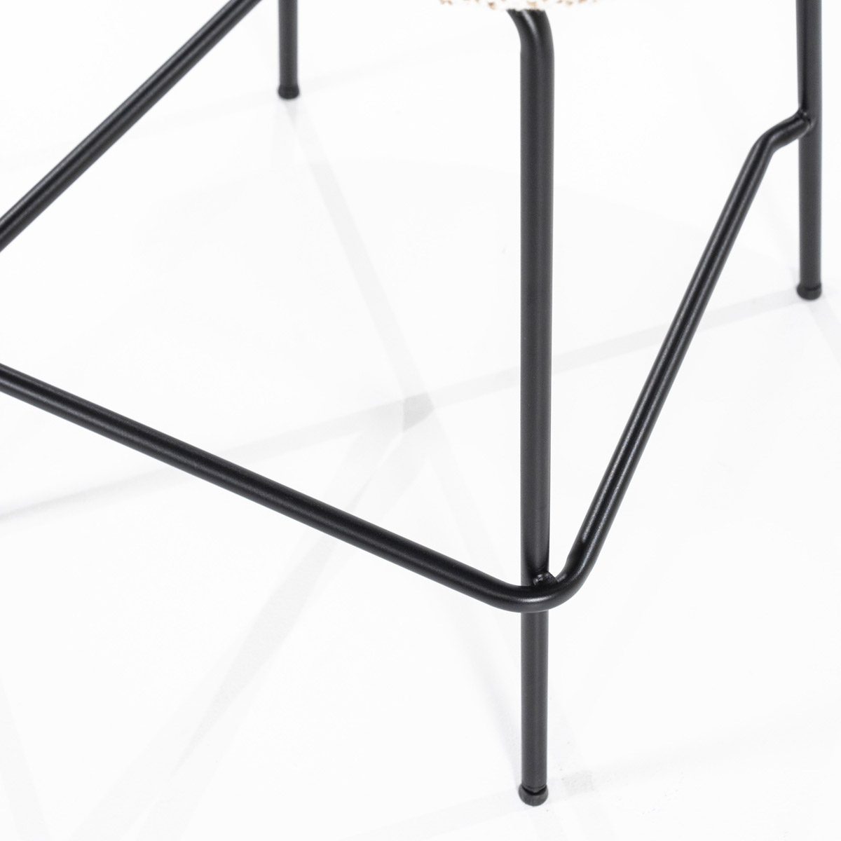 Eleonora-Barhocker-Jon-Beige-Maywood-7