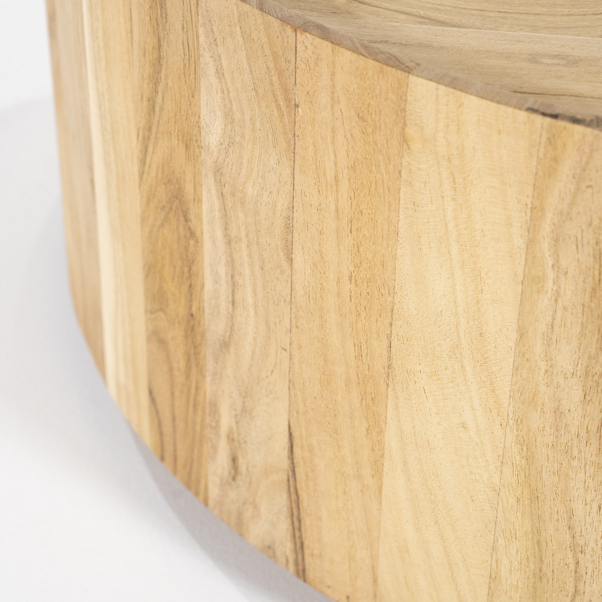 Eleonora-Couchtisch-Zayn-Big-Round-Helles-Holz-2